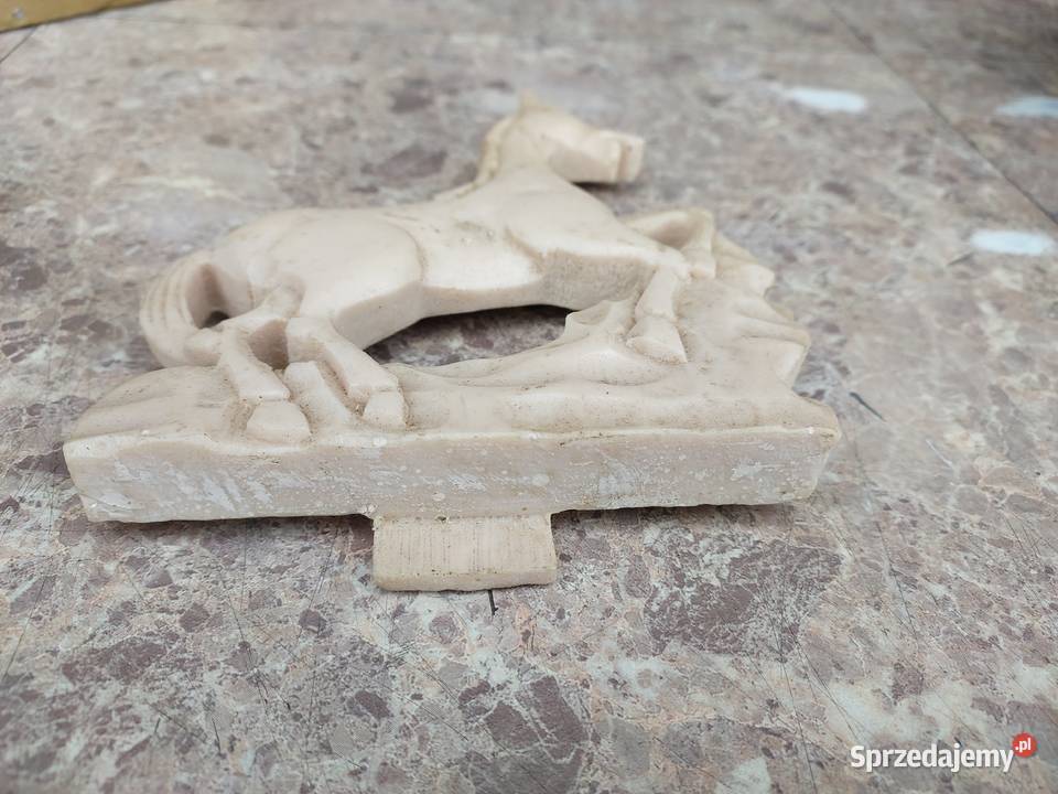 Koń konik na koronę górkę starego zegara żywica pomorskie Tczew