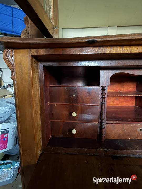Kredens drewniany w stylu ludwikowskim do Pomiany