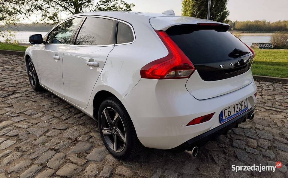 Volvo V40 RDesign 20 Diesel 150 2017 Pierwsza