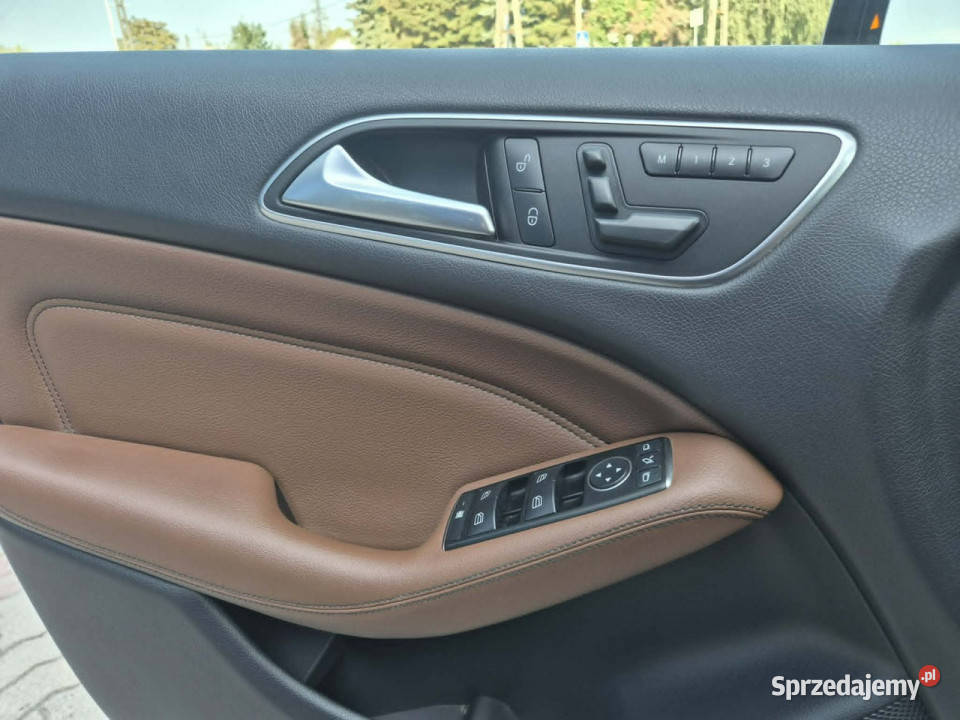 Mercedes B 200 brązowe skóry Harman Kardonel nawigacja Samochody osobowe