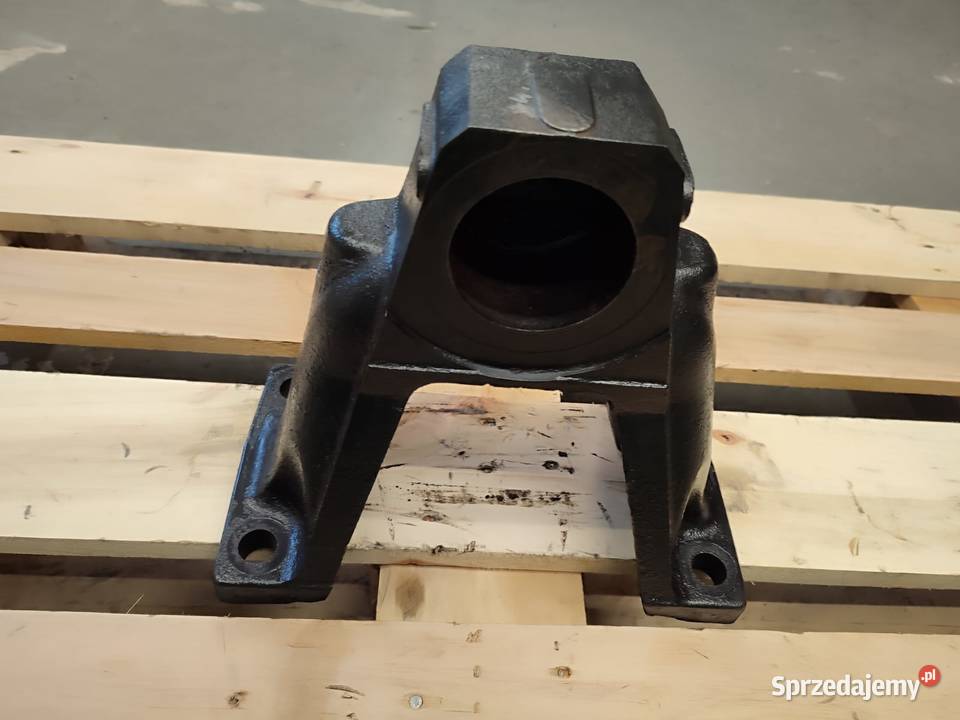 Wspornik przedniej osi 3388313M1 VALMET 8400 Wilkowo