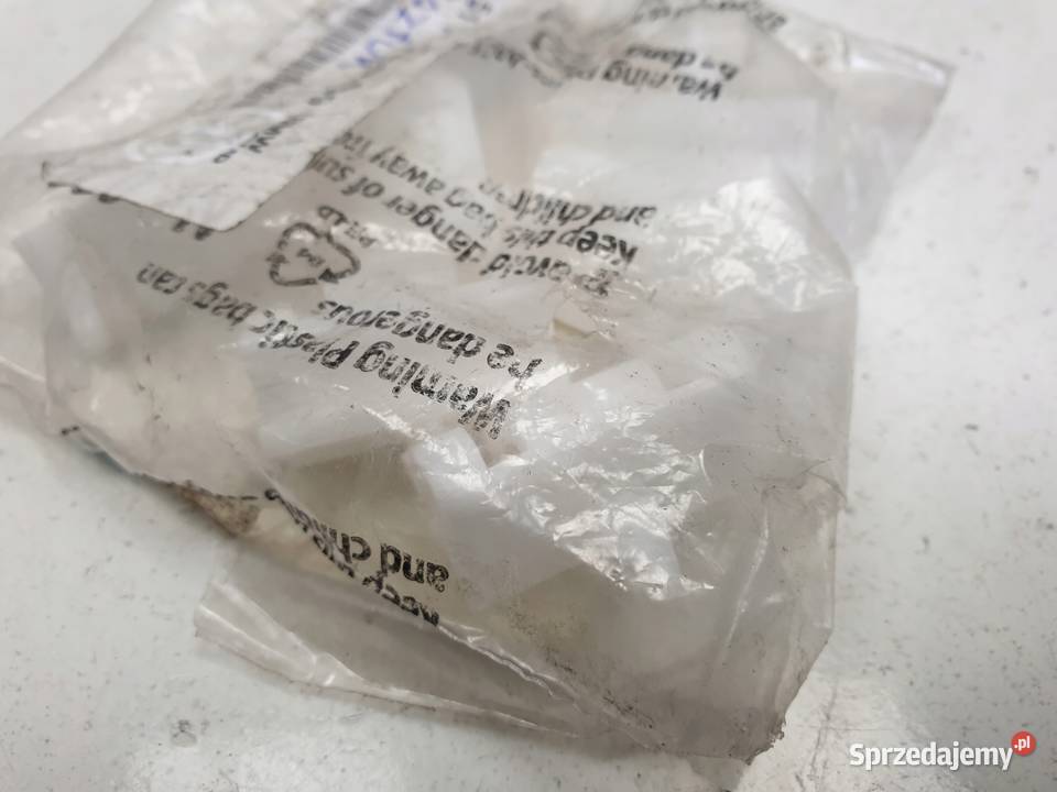 BMW E31 840 850 i KLAMRA SPINKA MOCOWANIE LISTWY Rudka