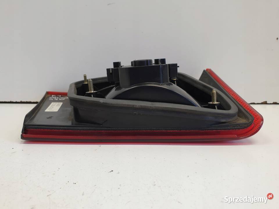 LAMPA PRAWA Volvo 940 960 TYLNA W KLAPĘ prawy Rudka