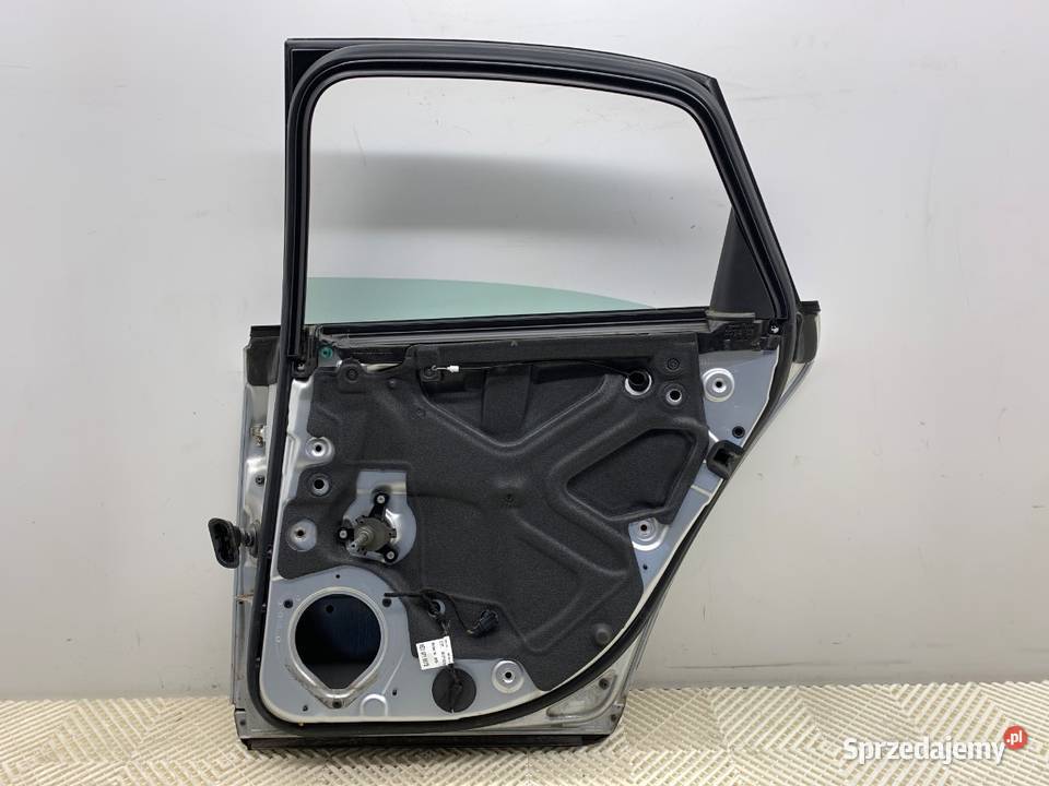 DRZWI PRAWY TYŁ AUDI A4 B6 Hatchback 0005