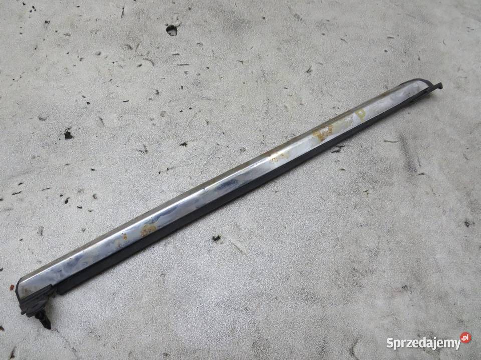 LISTWA SZYBY PRAWY TYŁ LAND CRUISER 120