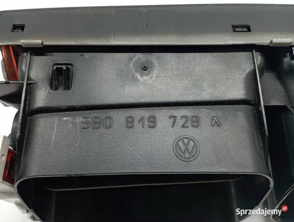 KRATKI NAWIEWU ŚRODKOWA DESKI CZERWONA Części samochodowe sprzedam