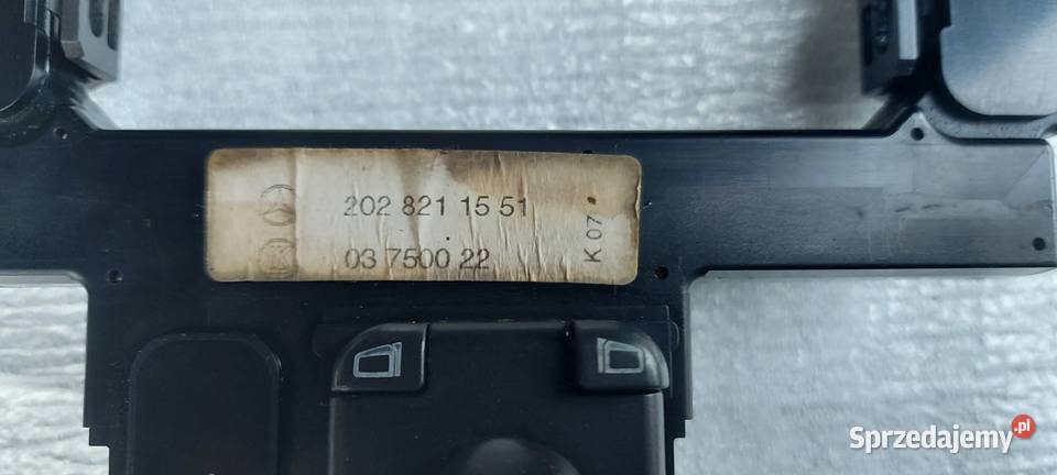 Panel szyb mercedes w202 2028211551 Rok produkcji 1999 Zbąszyń