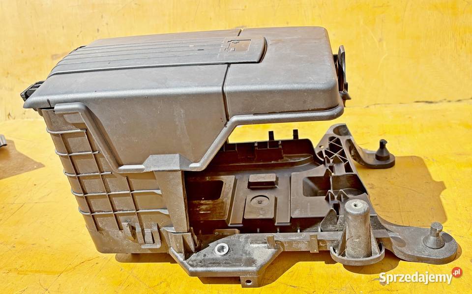 VW AUDI SEAT SKODA PODSTAWA OBUDOWA AKUMULATORA Obudowy akumulatorów Radom