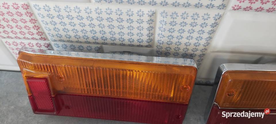 Lampy tylne Fiat 125p Rok produkcji 1980 Oświetlenie