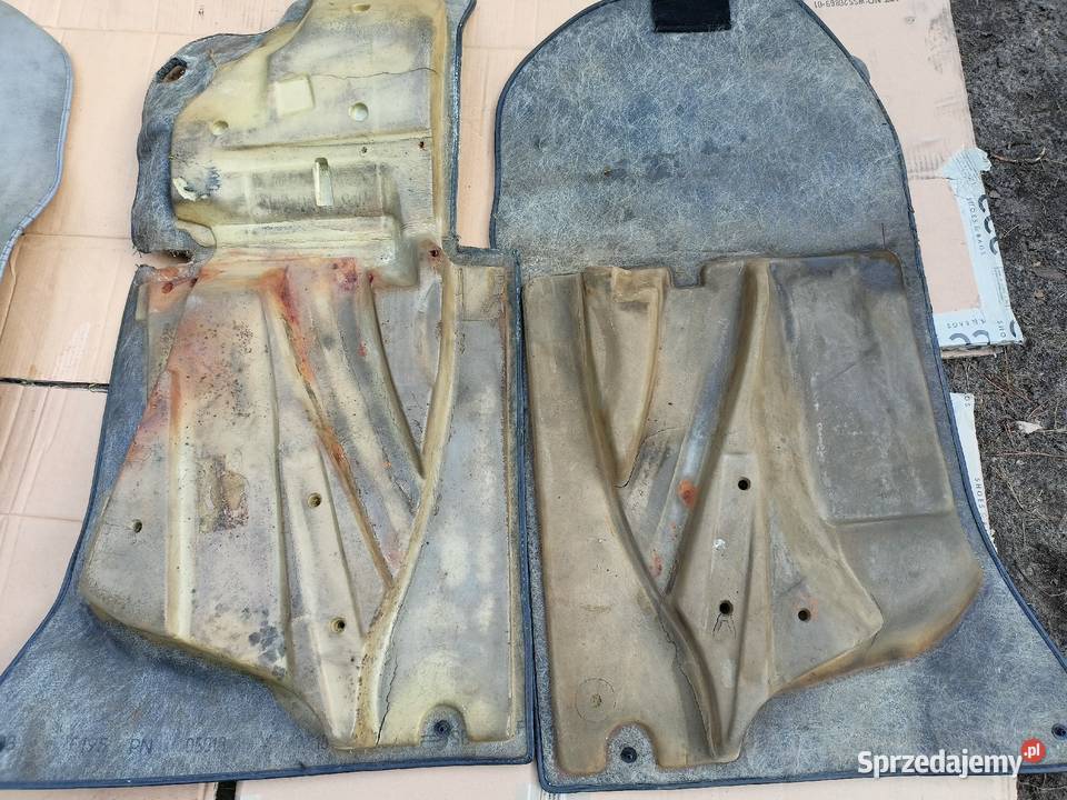 Mercedes W124 dywan wykładzina podłogowa dywanik