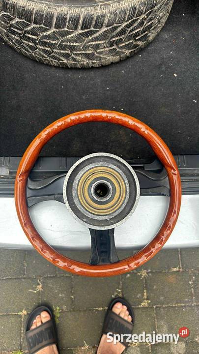 Sprzedam kierownicę Momo Rok produkcji 1990 Samochody na części Sandomierz