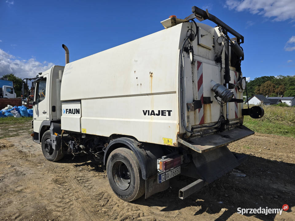 Zamiatarka MERCEDESBENZ Atego specjalny 123 442 Pozostałe Czarne