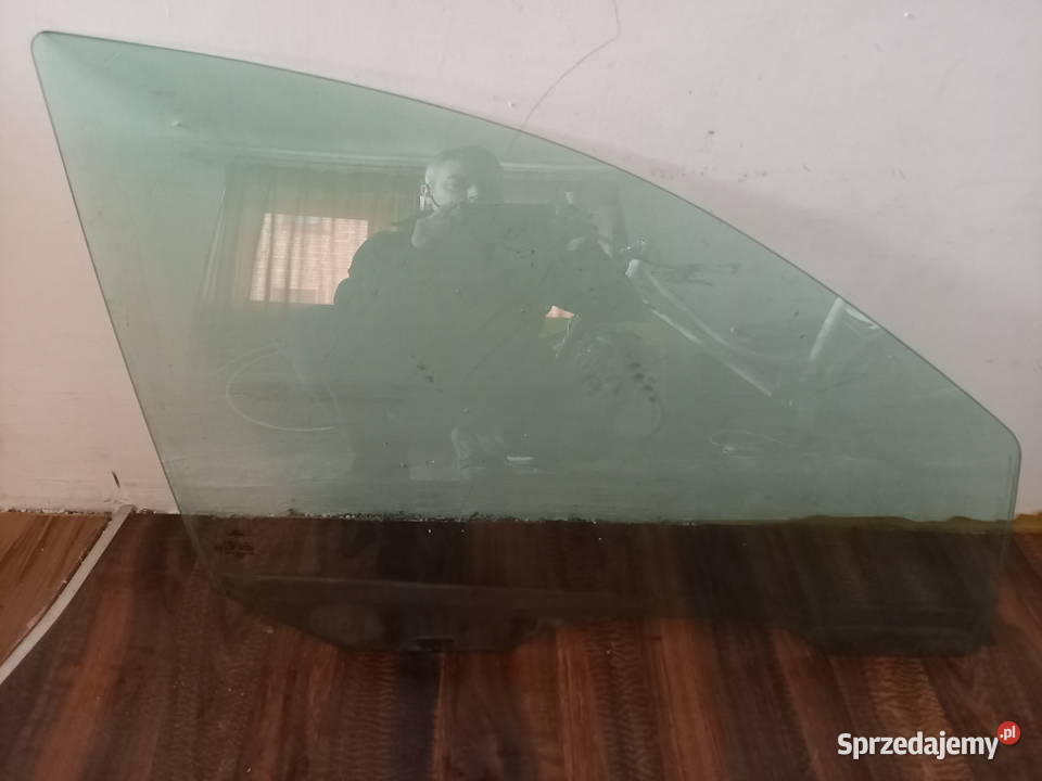 szyba drzwi przód prawa FORD FOCUS MK1 2004 Karoseria