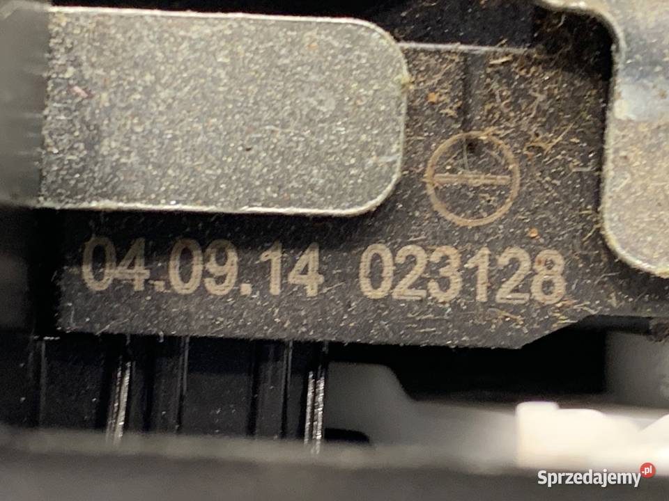 ZAMEK KLAPY TYŁ VW GOLF V Kombi 0709 osobowe