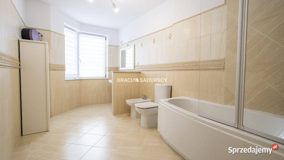 wynajmu domu szeregowego 1392m2 Kraków Dąbrowa