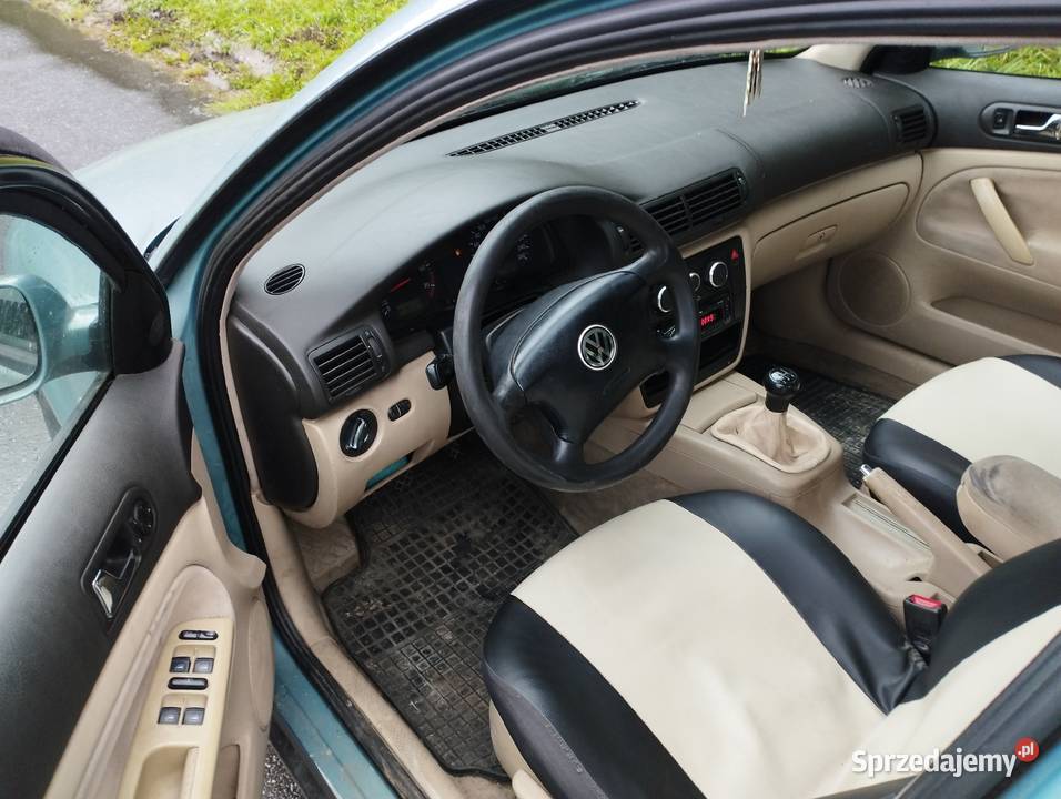 VW Passat B5 sedan 16 b