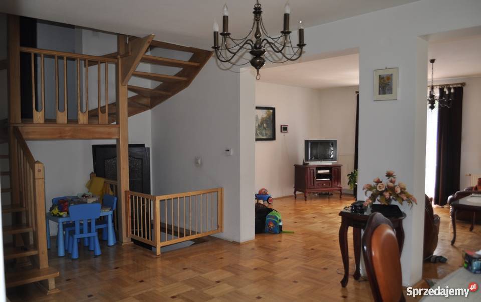 SPRZEDAM DOM W BRWINOWIE Liczba pokoi 7 Brwinów