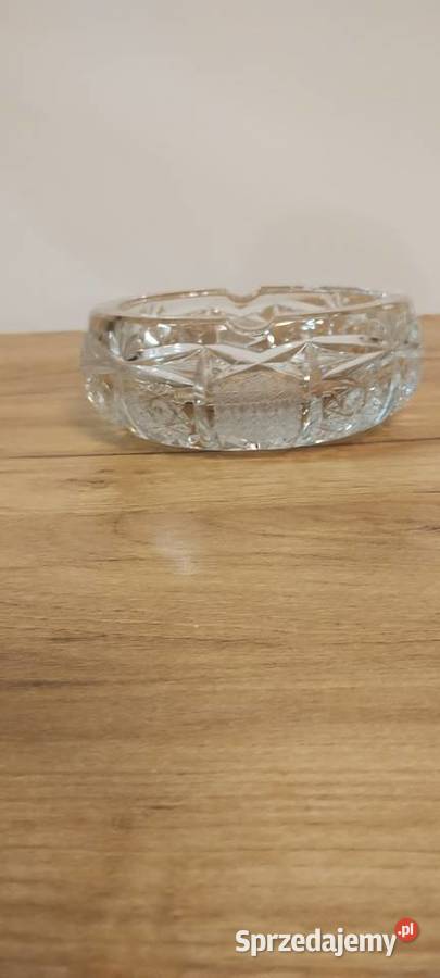 Sprzedam Wazon salaterke popielniczkę Porcelana i szkło Skarżysko-Kamienna sprzedam