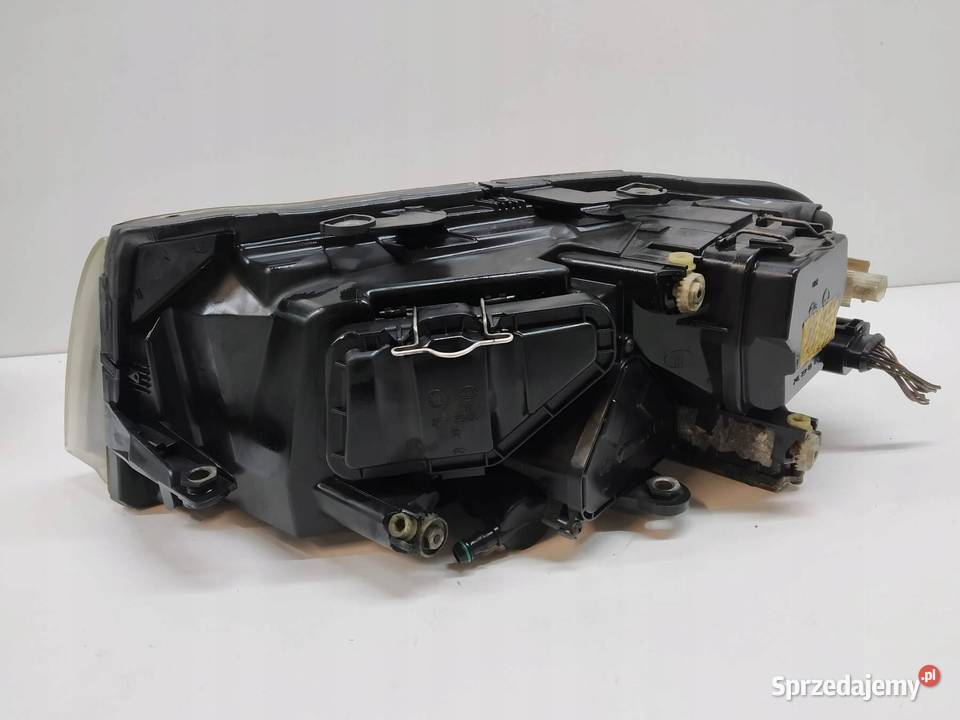 LAMPA PRZÓD PRAWA XENON EUROPA Skoda Superb I osobowe