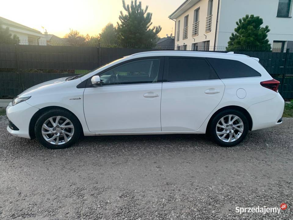 toyota auris hybryda z LPG okazja Warszawa