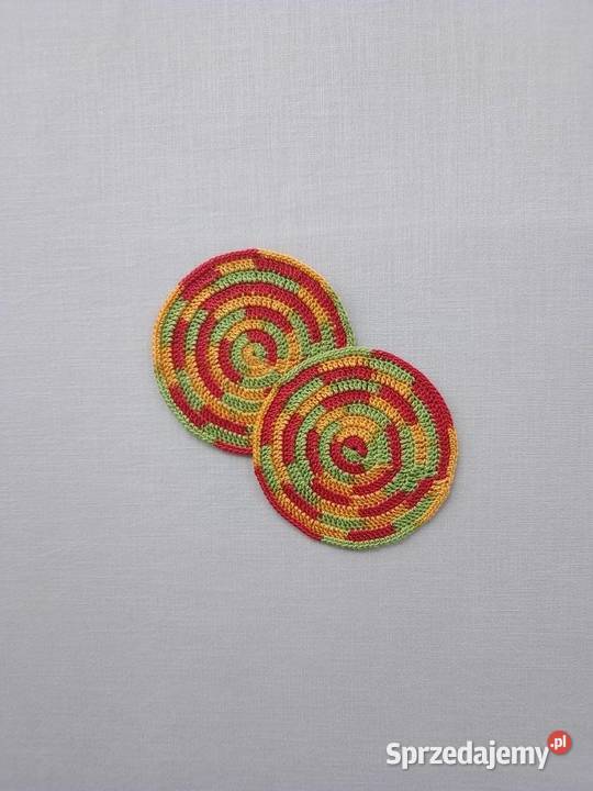 Kolorowe szydełkowe podkładki i serwetki na Boże Łódź