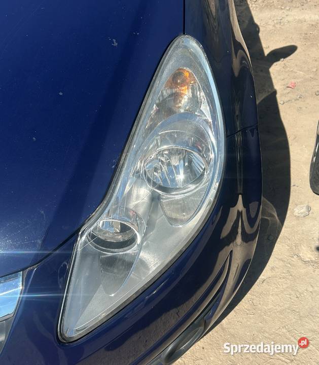 lampa przednia przód lampy Opel Corsa D 0610r Bodzentyn sprzedam
