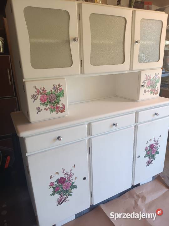 Kredens PRL Sewerynów