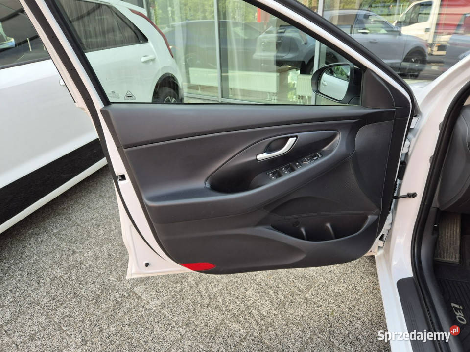 Hyundai i30 10 TGDI 6MT 120 WersjaSmart Pakiet Łódź sprzedam