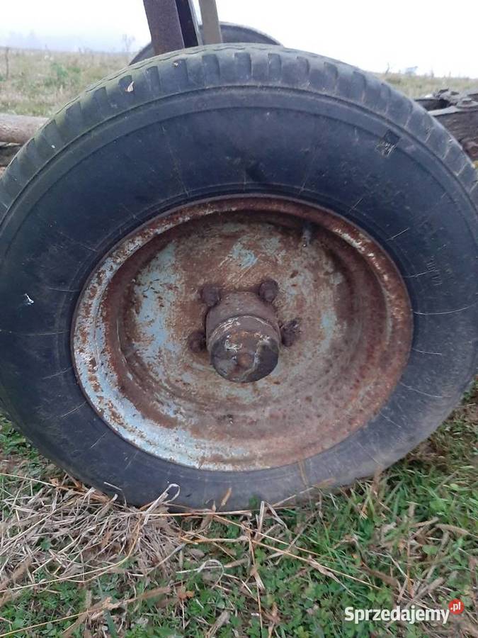 Wóz ciągnikowy koła 16 z hamulcem Przyczepy rolnicze Dębica