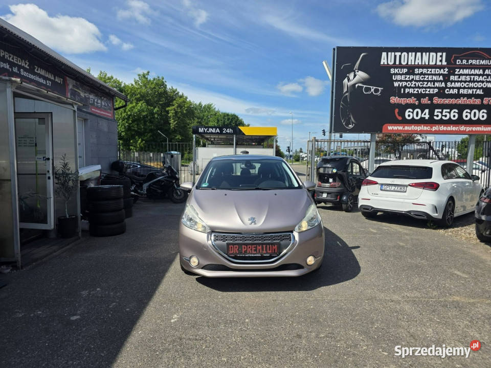 Peugeot 208 16 Benzyna 120 Klima LED Panorama elektryczne lusterka Słupsk sprzedam