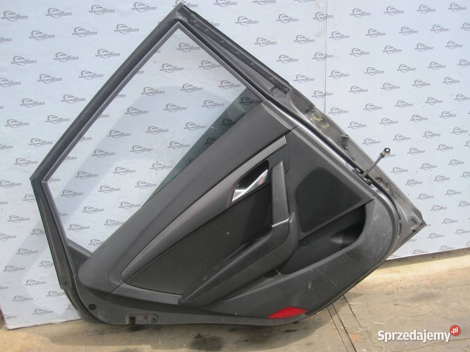 HYUNDAI i40 12r drzwi lewe tył