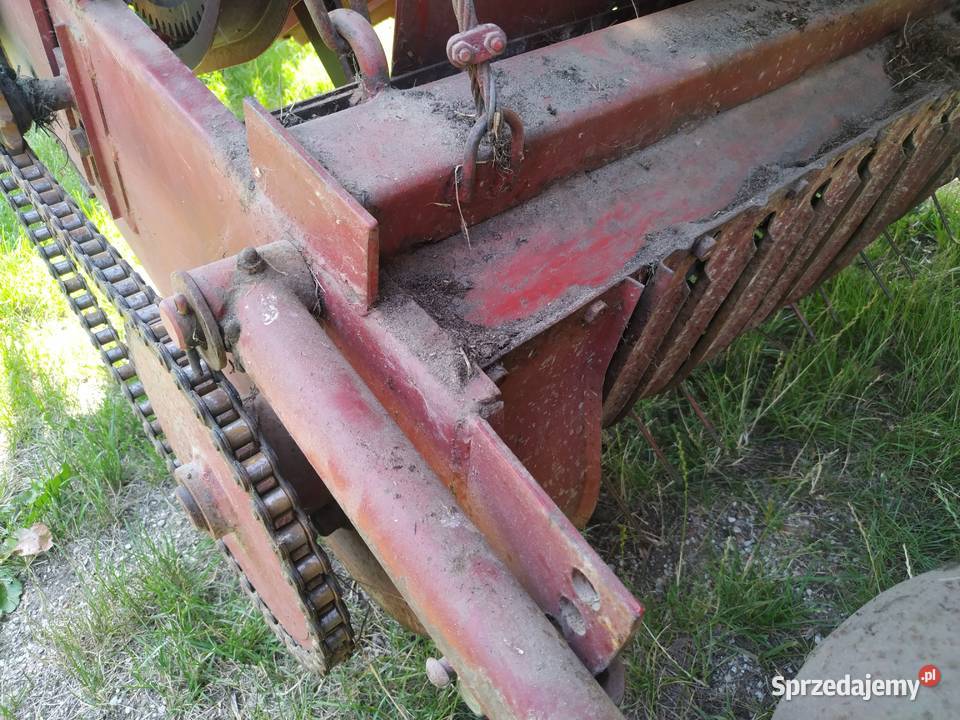 Przyczepa samozbierająca do sianokiszonki T055 Maszyny zielonkowe Dybów