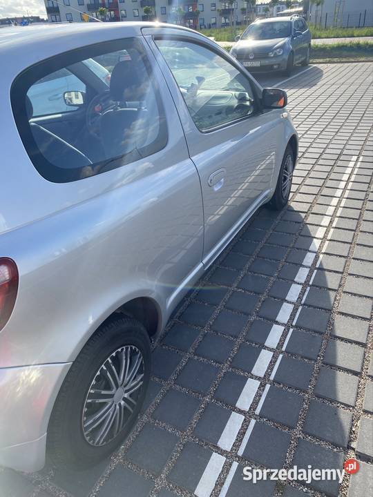 Toyota yaris srebrny Bolszewo sprzedam