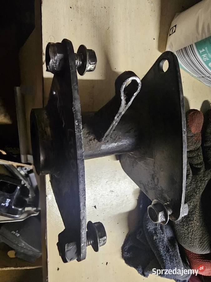 Suzuki LT 50 Piasta mocowanie wahacz wahacza osi Jelenia Góra