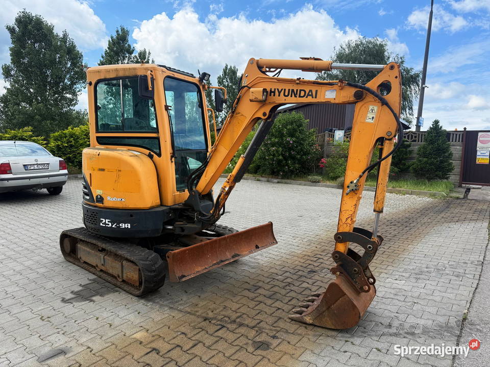 minikoparka HYUNDAI ROBEX 25Z9A 3 łyżki 2730 Działoszyn