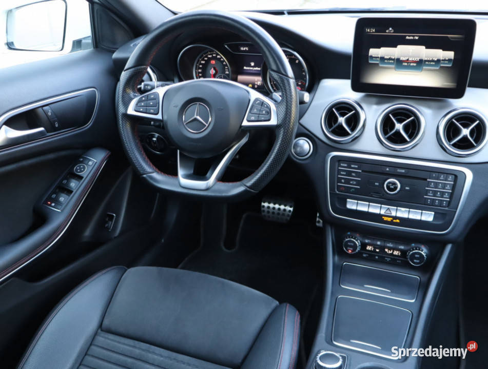 Mercedes GLA GLA 200 biały