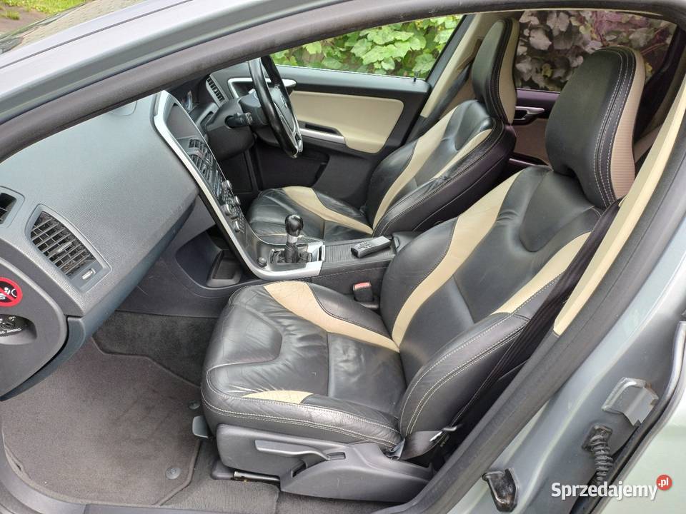 Volvo XC60 R design 10r D5 205 manual 47746
