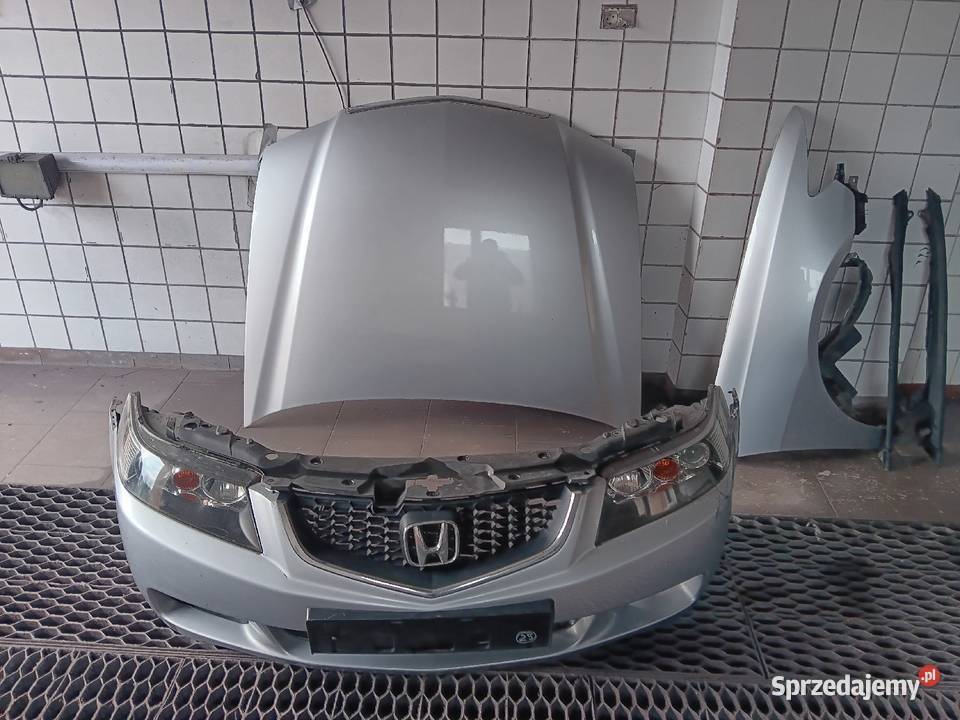 Błotnik Prawy Honda Accord Vll kod lakieru NH Rok produkcji 2004 Staszów sprzedam