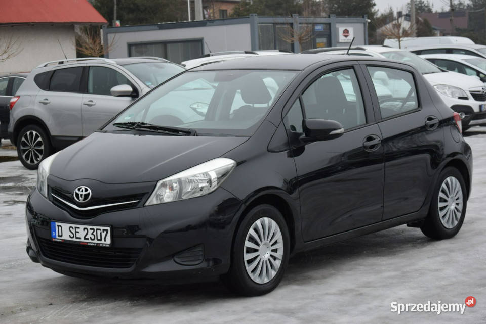Toyota Yaris 13B Navi Kamera 107 2 KPL KÓŁ benzyna Majdan Sieniawski sprzedam