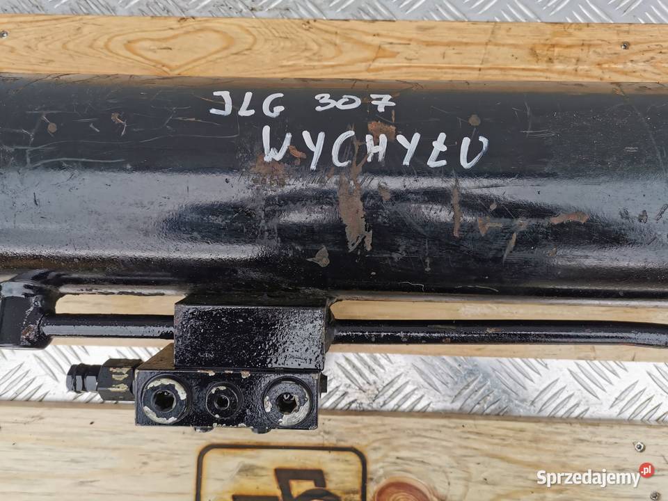 Cylinder hydrauliczny łyżki Deutzfahr Agrovektor Pozostałe wielkopolskie Wilkowo