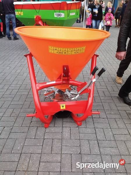 Rozsiewacz Lej plastikowy różne pojemności Guzy