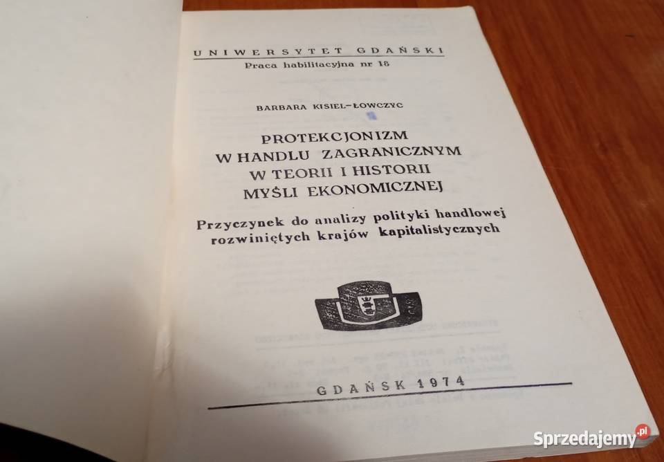 Protekcjonizm w handlu zagranicznym w teorii i Gdańsk
