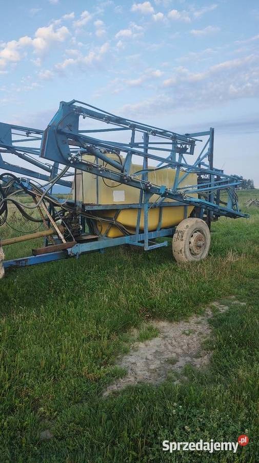 Opryskiwacz ciągany 3000 l caruelle Maszyny rolnicze świętokrzyskie Bodzentyn