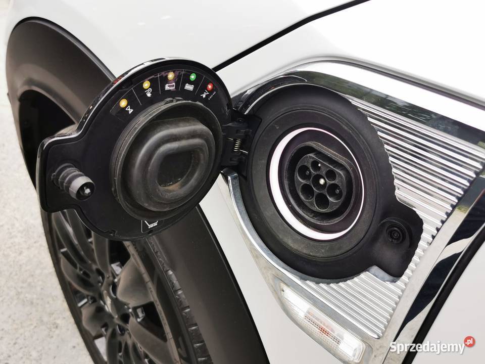 F60 Crossover PlugIn 15 SE 220 Salon Polska sprzedam