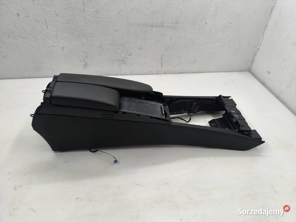 TUNEL ŚRODKOWY PODŁOKIETNIK MERCEDES W204 LIFT wielkopolskie