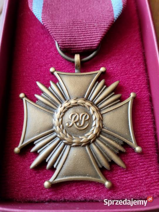 Krzyż Zasługi III RP Menniczy