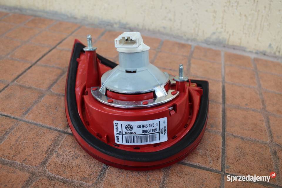 LAMPA KLAPY LEWA LEWY TYŁ VW GOLF V HB 3D osobowe