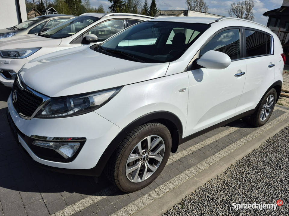 Kia Sportage 16 benzyna kamera Biała Perła III tempomat Drelów sprzedam
