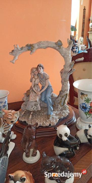 Figurka Capodimonte Pary kochanków Siedząca Para