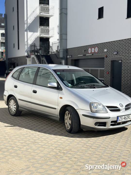 Nissan Almera Tino Police